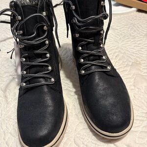 Cliffs by WHITE MOUNTAIN Black and Gray Ankle Booties